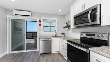 Kühlschrank, Mikrowelle, Geschirrspüler