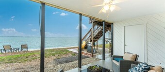 Bayfront Condo Short Walk to Beach 1st Floor