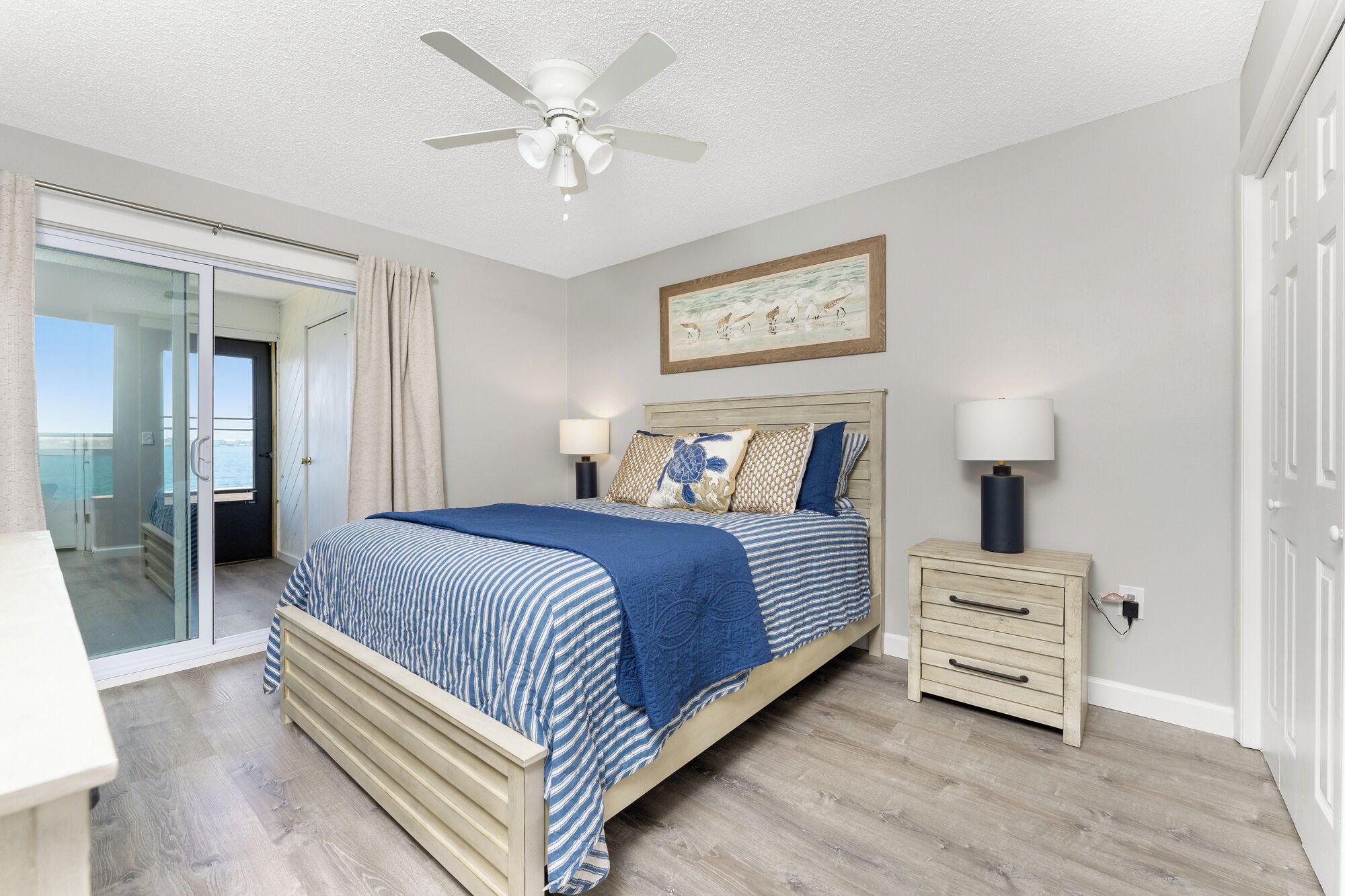 2 室のベッドルーム、WiFi