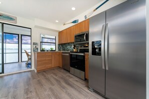 Fridge, microwave, dishwasher, coffee/tea maker