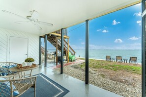 Outdoor dining - Condo with Bayfront View Steps to Beach 1st floor (Englewood)