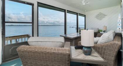 Condo with Bayfront View Steps to Beach 2nd floor