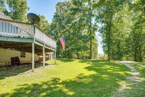 Property grounds - Peaceful Harrison Duplex w/ Porch & Grill! (Harrison)