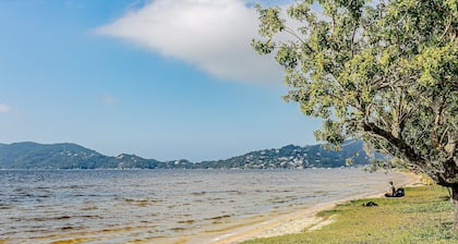 SDR Aptos de frente para Lagoa Conceição