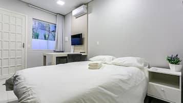 Estudio básico | 1 habitación, tabla de planchar con plancha y wifi gratis