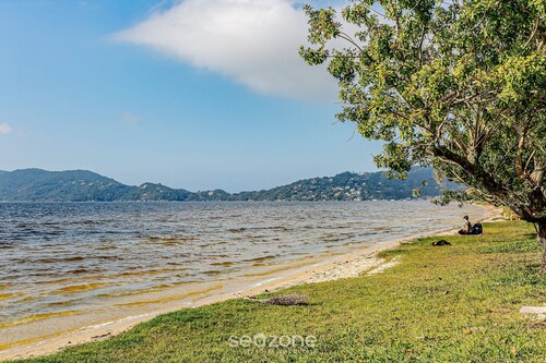 SDR Aptos de frente para Lagoa Conceição