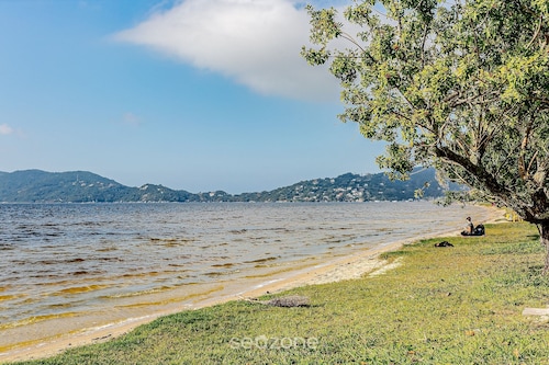 SDR Aptos de frente para Lagoa Conceição