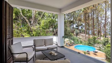 Family Villa, Sea View | Teres/patio