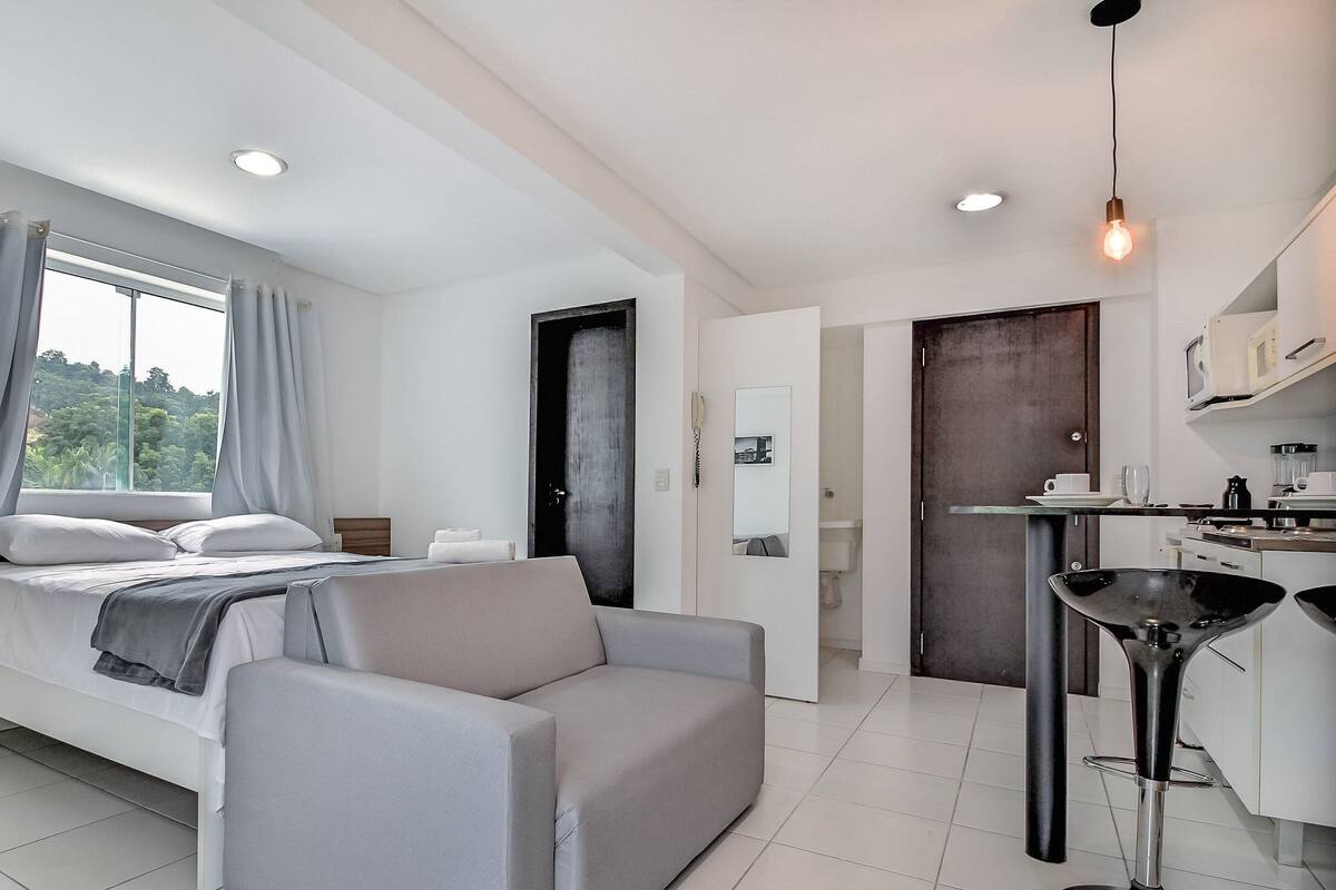 Studio | 1 bedroom, iron/ironing board, free WiFi
