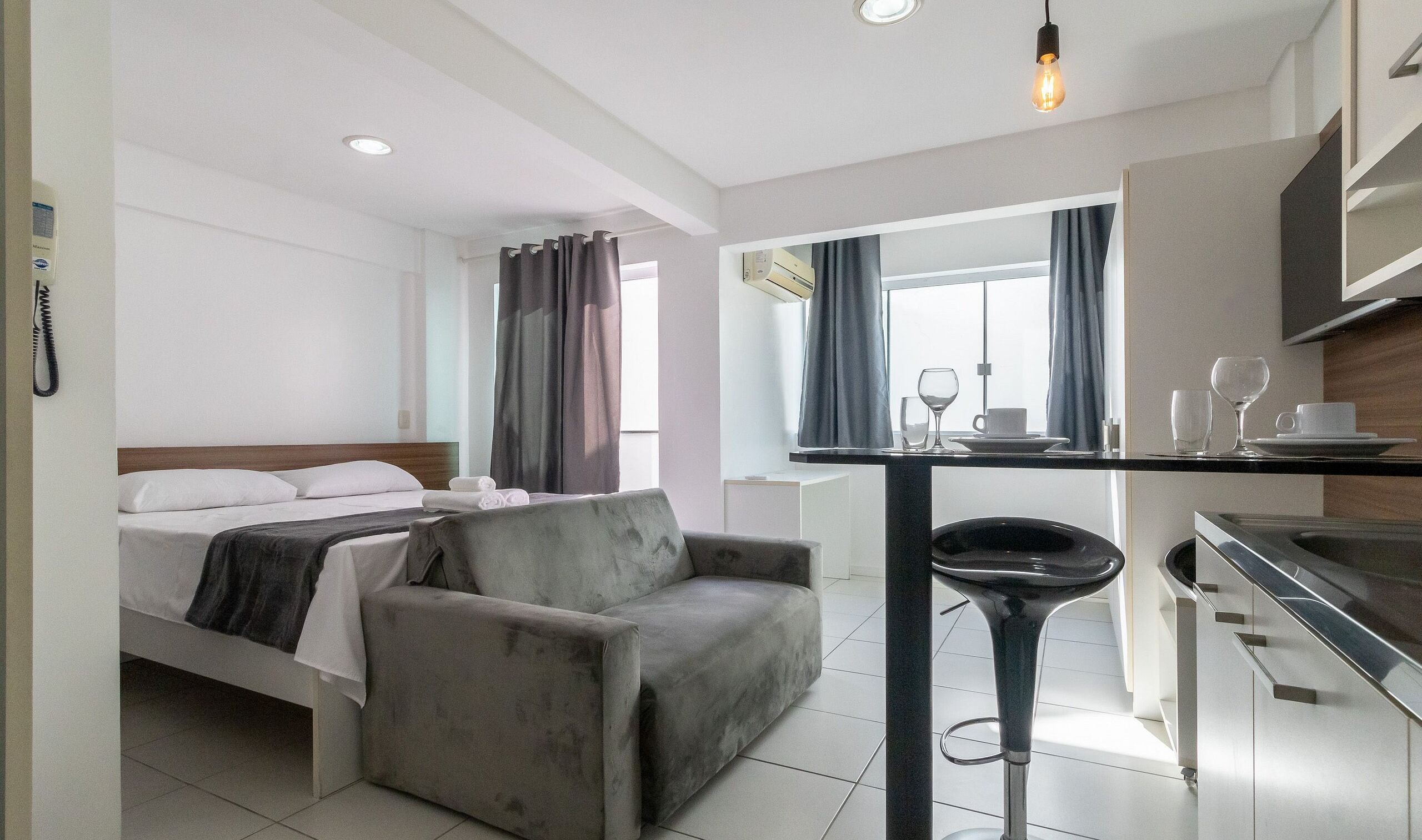 Studio | Fer et planche à repasser, accès au Wi-Fi (inclus)