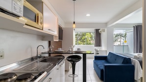 Private kitchen - SPTs Studios Convenientes em Blumenau (Blumenau)