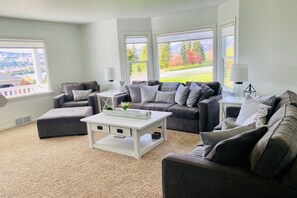 Una televisión, un reproductor de DVD