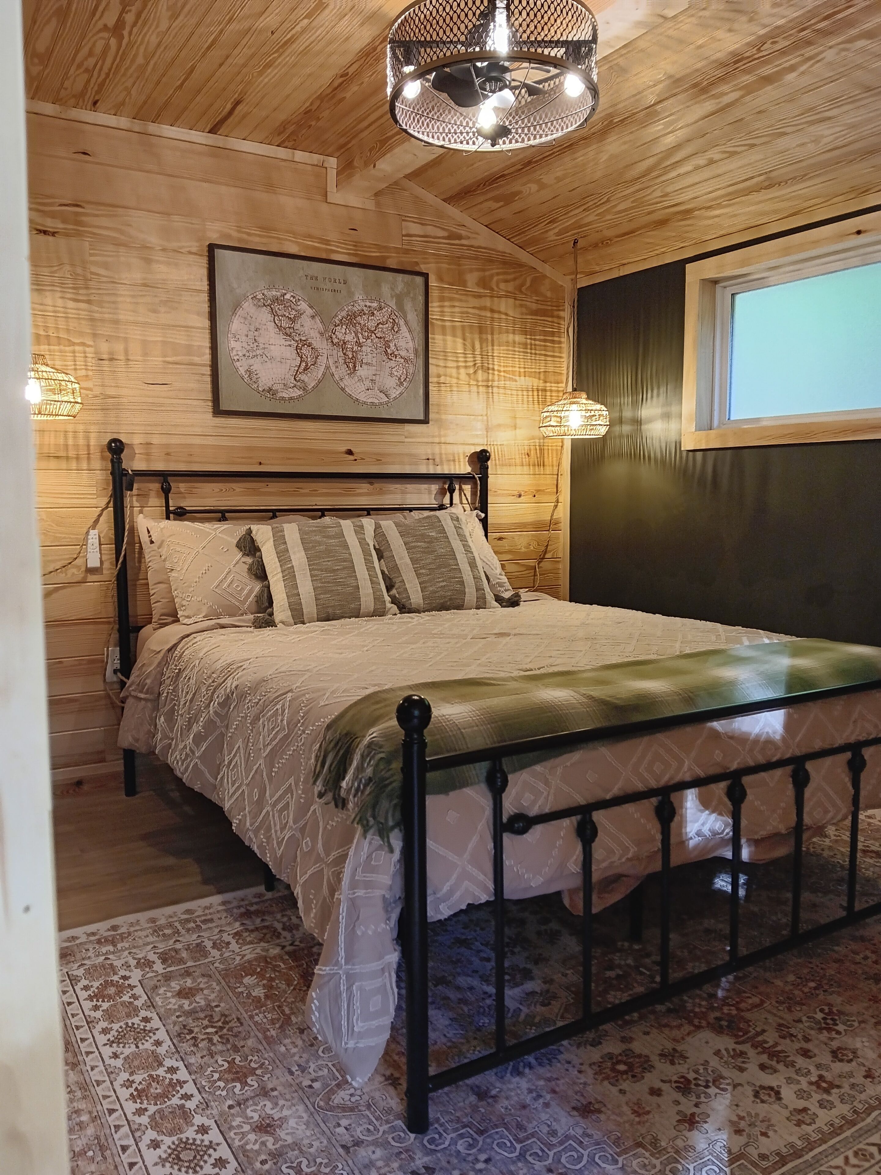 RECONNECT to nature with cozy cabin near Church Hill, TN