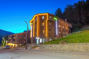 Fachada de la propiedad