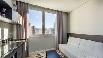 Estúdio básico | Área de estar | Smart TV