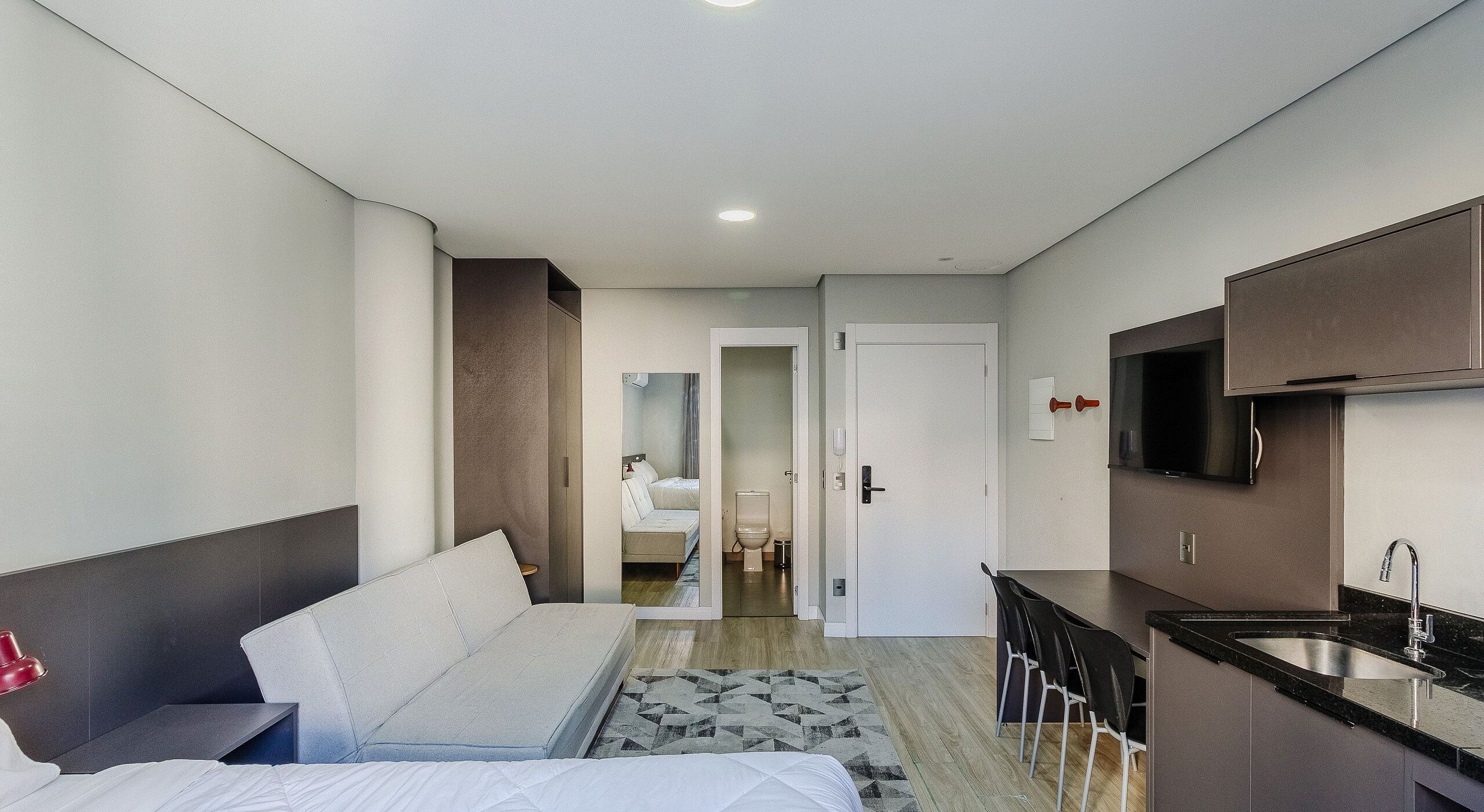 Basic Studio | Iron/ironing board, free WiFi, bed sheets