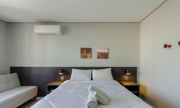 Basic Apartment | Iron/ironing board, free WiFi, bed sheets - TCO Apto Centro Histórico Porto Alegre (Porto Alegre)
