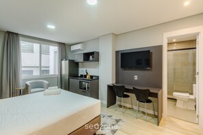 Basic Apartment | 1 bedroom, iron/ironing board, free WiFi, bed sheets