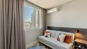 Basic Studio | Living area | Smart TV