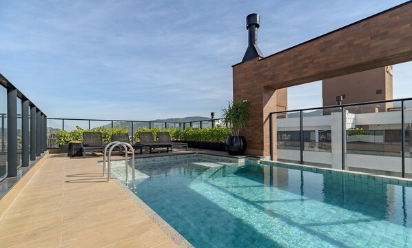 Outdoor pool - VFR Estudios proximos a praia de Bombas (Bombinhas)