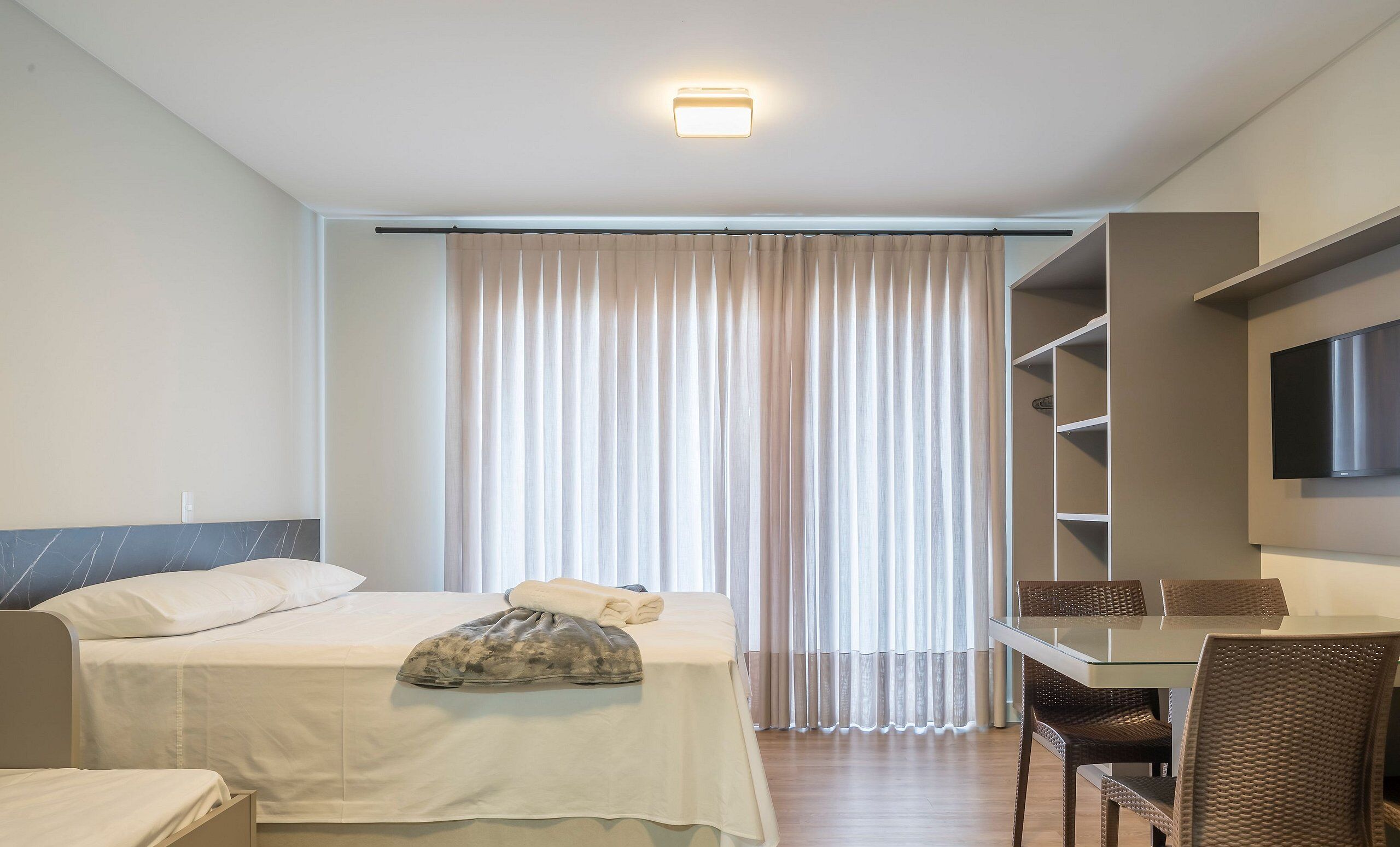 Basic Apartment | Iron/ironing board, WiFi (free), bed sheets