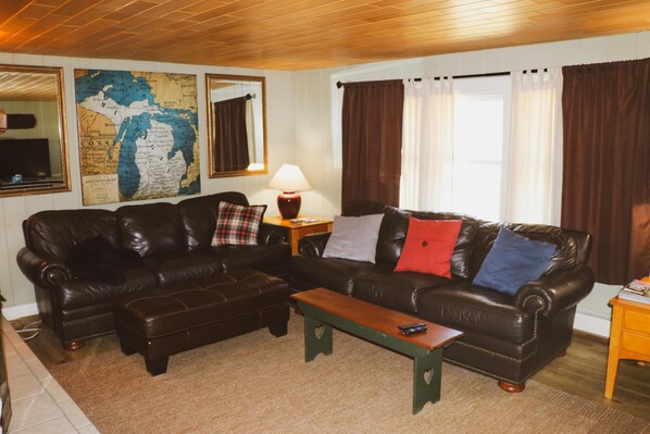 Smart TV, DVD player, books