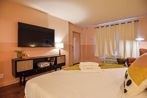 1 bedroom, desk, free WiFi, bed sheets
