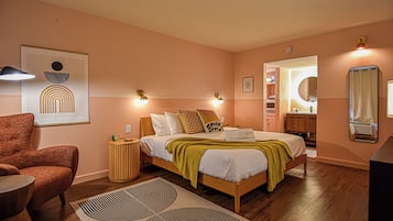 1 bedroom, desk, free WiFi, bed sheets