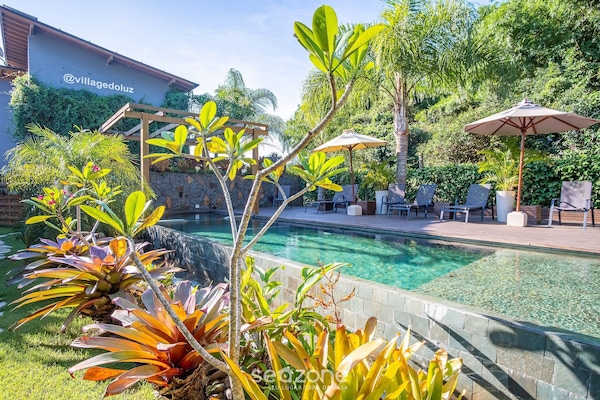 Cabaña básica | Piscina | Una piscina al aire libre