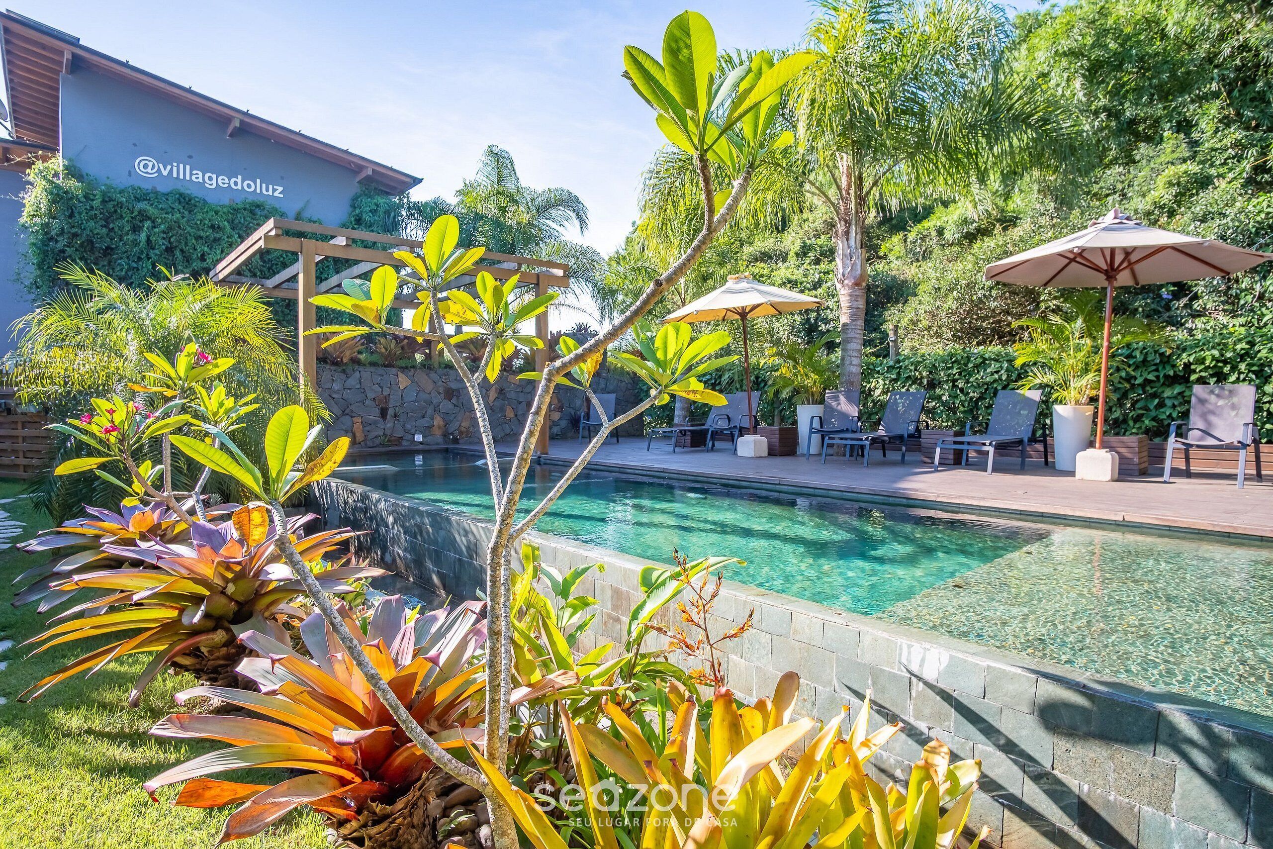 Basic Cabin | Pool