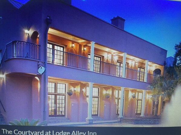 Exterior - Cozy 1-bedroom condo in Historic District of Charleston, sleeps 4 (Charleston)