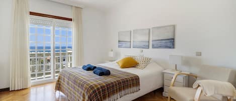5 Schlafzimmer, Bügeleisen/Bügelbrett, kostenloses WLAN, Bettwäsche