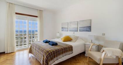 Holiday Home 'Casa Dona Lola' with Sea View, Private Pool and Wi-Fi