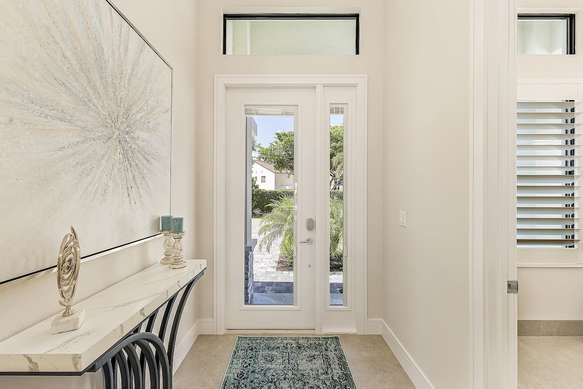 Photo 6 of Villa Del Mare Beach 4 Ensuite Retreat + Heated Pool – Special Offer!