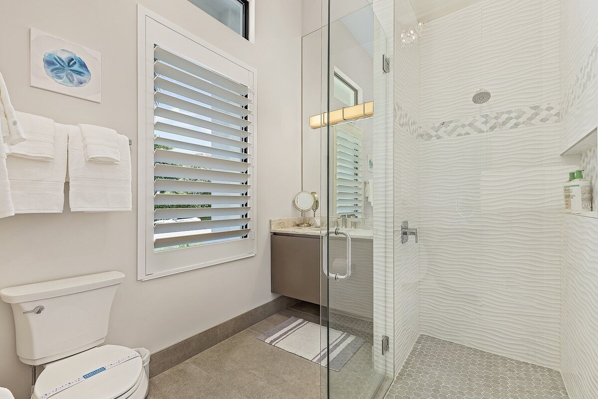 Photo 26 of Villa Del Mare Beach 4 Ensuite Retreat + Heated Pool – Special Offer!
