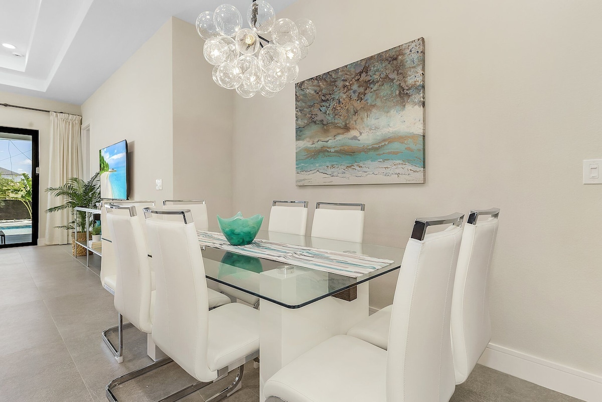 Photo 9 of Villa Del Mare Beach 4 Ensuite Retreat + Heated Pool – Special Offer!