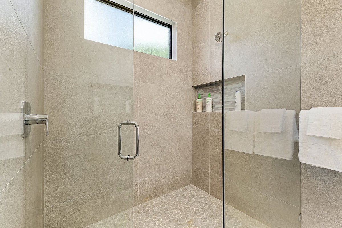Photo 18 of Villa Del Mare Beach 4 Ensuite Retreat + Heated Pool – Special Offer!