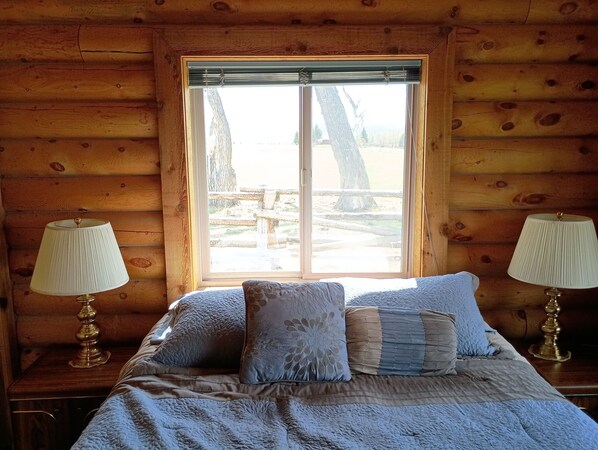 2 bedrooms, iron/ironing board, bed sheets