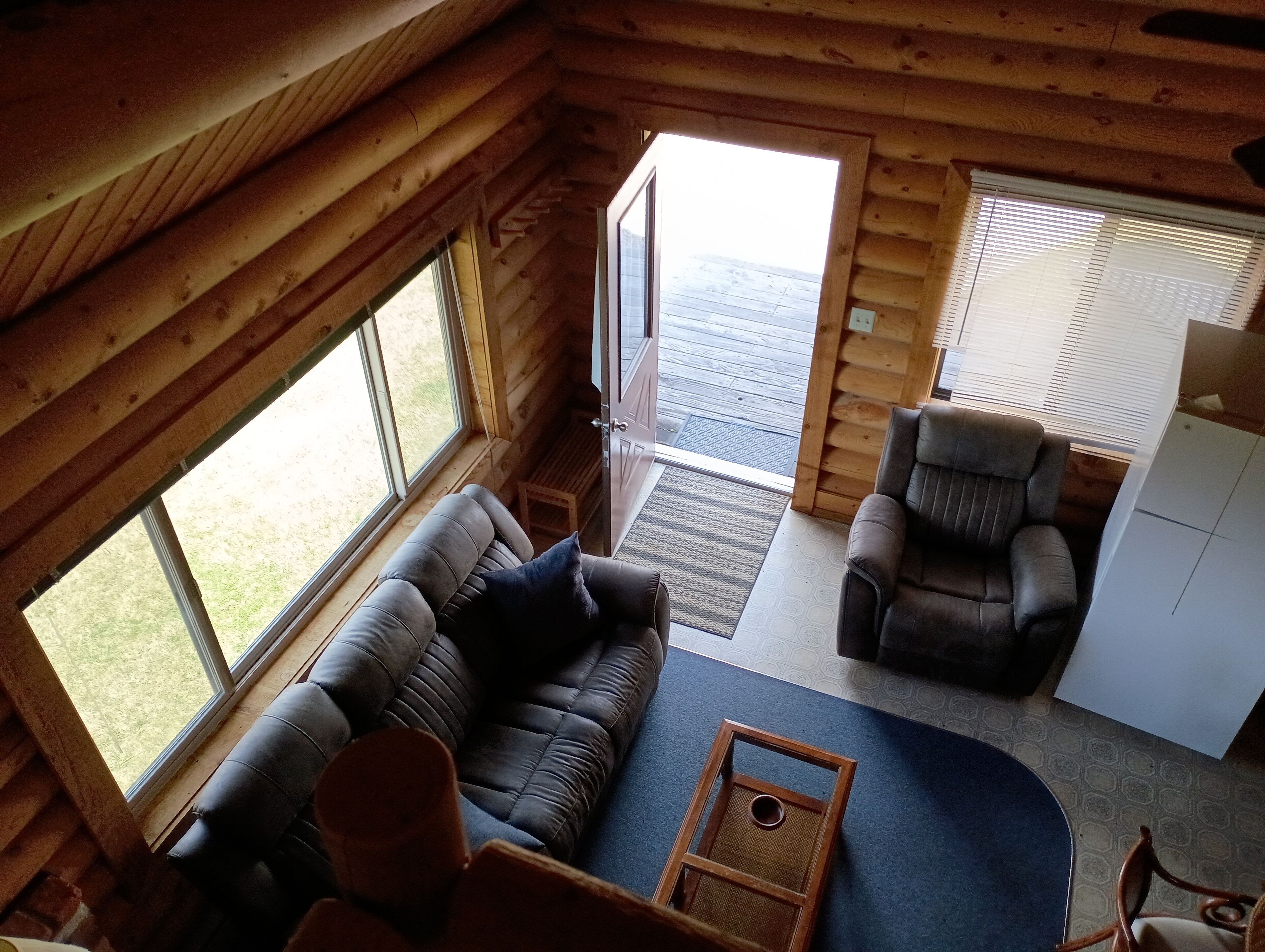 TV, DVD player, livros