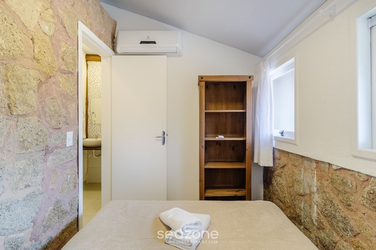 Basic Apartment | Iron/ironing board, free WiFi
