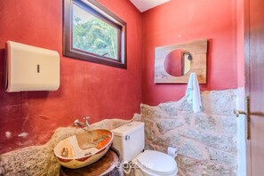 Basic Apartment | Bathroom - VLE Lindo condomínio em meio à natureza (Bombinhas)