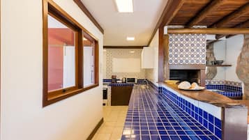 Basic Apartment | Dapur peribadi | Alat memasak/pinggan mangkuk/perkakas dapur