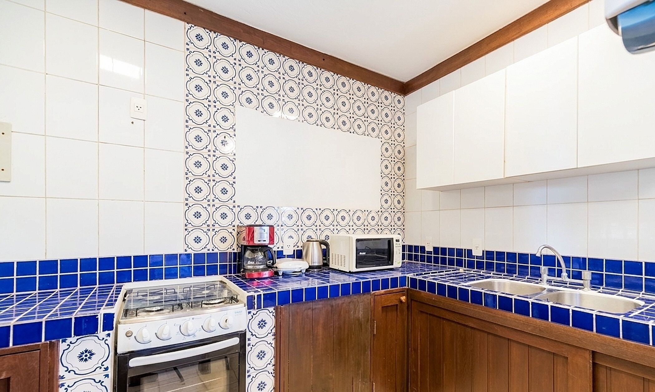 Basic Apartment | Private kitchen | Cookware/dishes/utensils