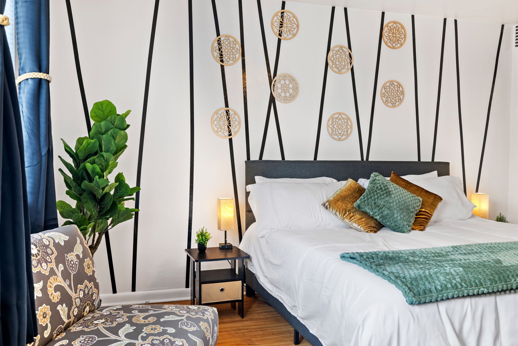 5 Schlafzimmer, Schreibtisch, Bügeleisen/Bügelbrett, Reisekinderbett
