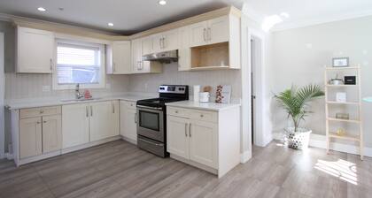 Centrally located 2 bedroom 1.5 bathroom, 15 mins to DT Vancouver