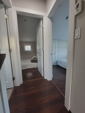 2 quartos, escrivaninha, Wi-Fi de cortesia, roupa de cama