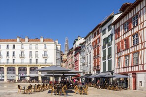 屋外ダイニングエリア