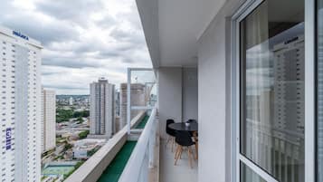 Basic Apartment | Outdoor dining