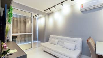 Basic Apartment | Living area