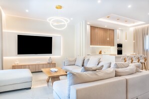 TV - Villa Vasilis Country House with Sea View, Private Pool and Wi-Fi (Kerkyra)